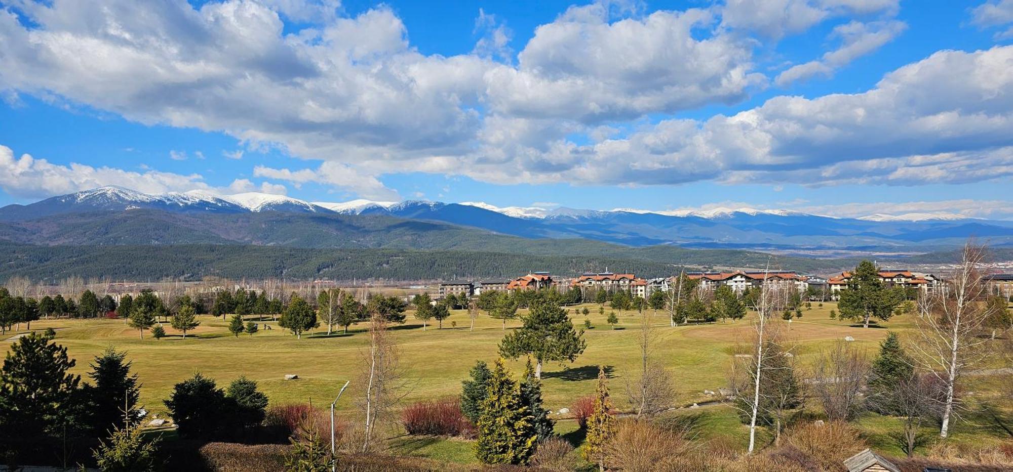 Green Peaks Suite In Pirin Golf & County Club ราซล็อก ภายนอก รูปภาพ
