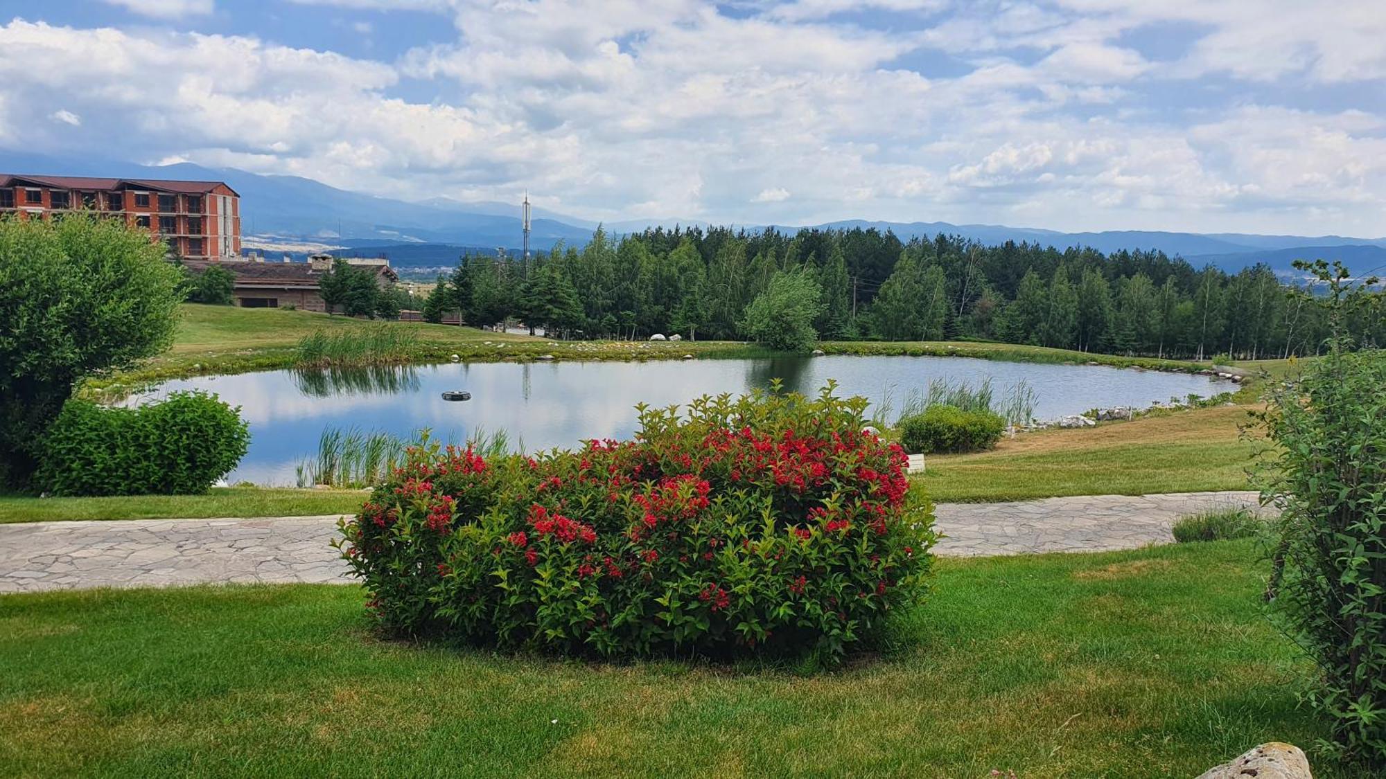 Green Peaks Suite In Pirin Golf & County Club ราซล็อก ภายนอก รูปภาพ