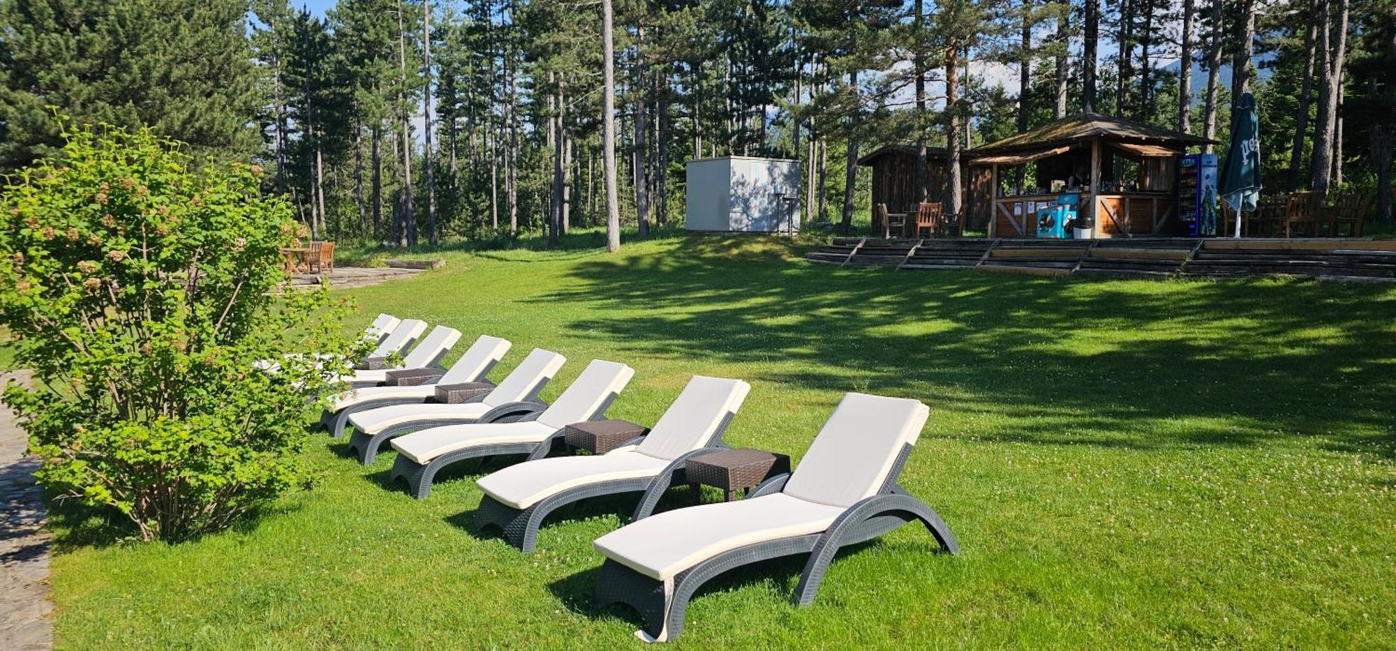Green Peaks Suite In Pirin Golf & County Club ราซล็อก ภายนอก รูปภาพ